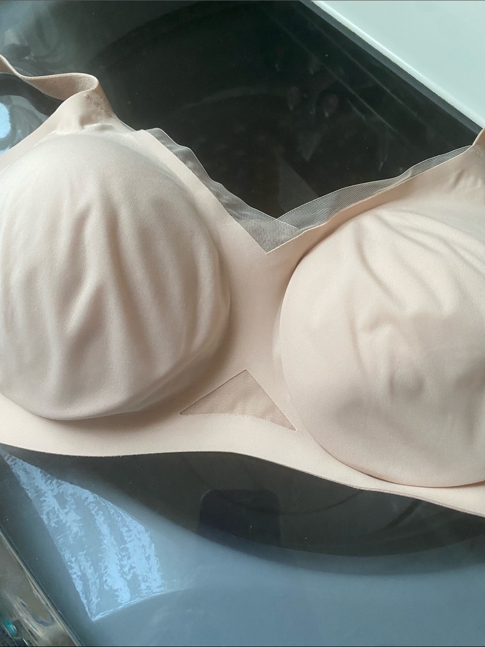 Preowned (never worn )Honeylove Seamless Nude Wireless Bra XL